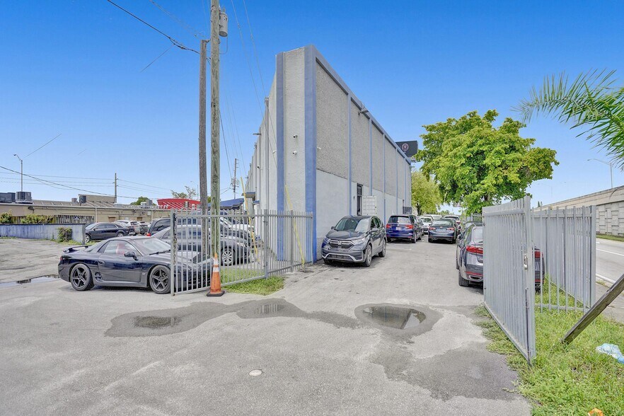 More Photos Of 660 NW 137th St, North Miami Warehouse For Sale