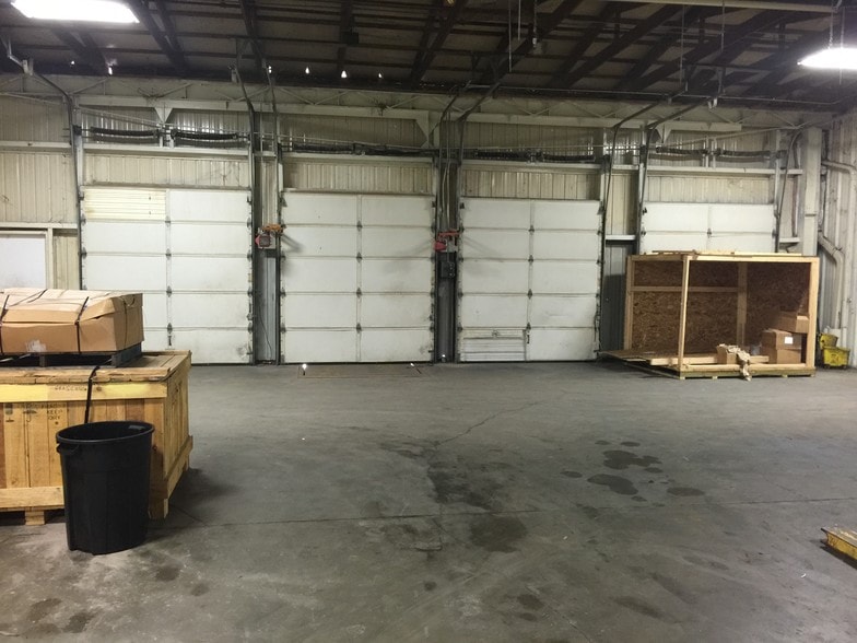 More Photos Of 1735 W 53rd St, Anderson Manufacturing For Sale