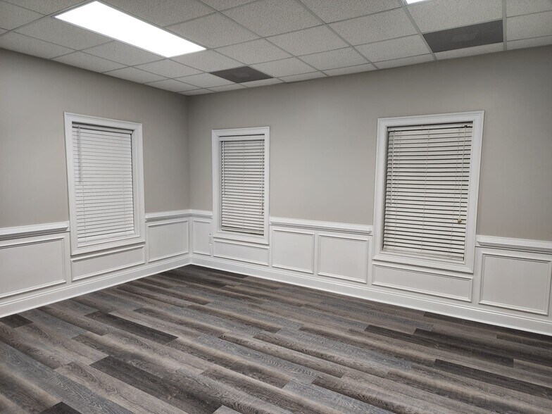 More Photos Of 485 S Perry St, Lawrenceville Coworking Space