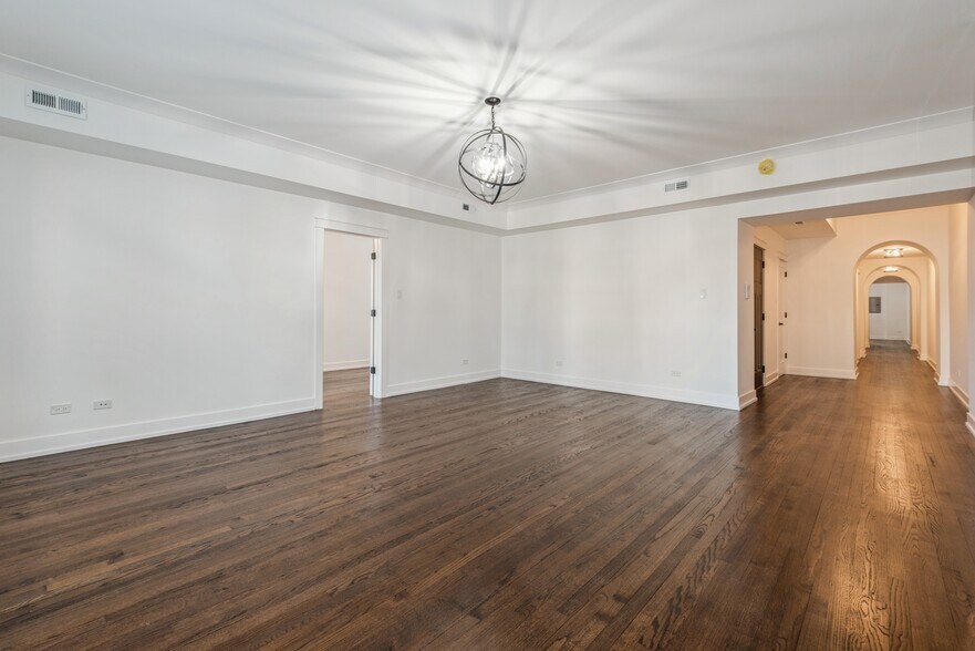 More Photos Of 1535 W Estes Ave, Chicago Multifamily For Sale