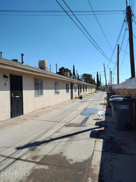 Primary Photo Of 187 N Awbrey St, El Paso Apartments For Sale
