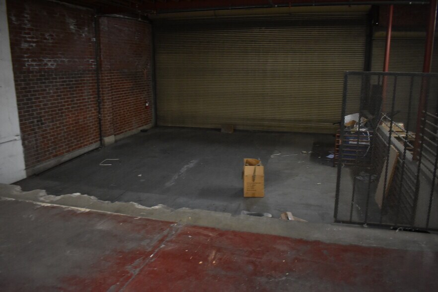 More Photos Of 1249 58th Pl, Los Angeles Warehouse For Lease