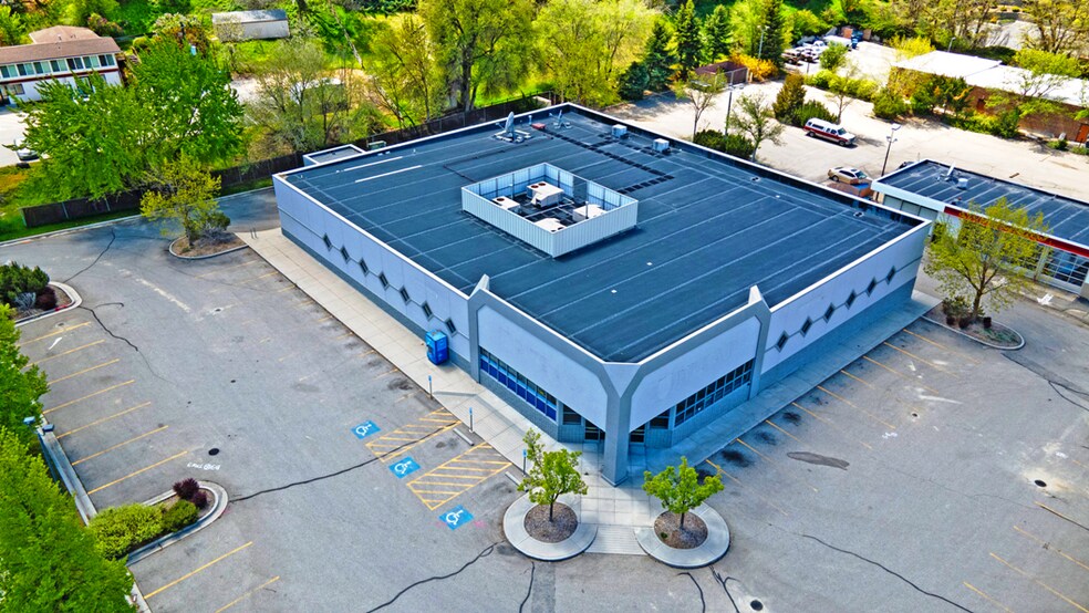 More Photos Of 5005 W Overland Rd, Boise Freestanding For Sale