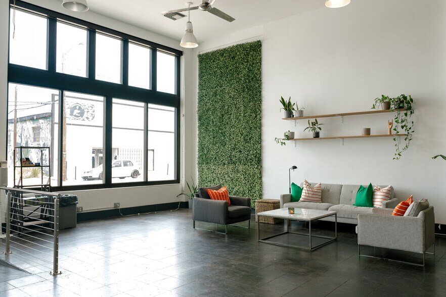 More Photos Of 1613 N Franklin St, Tampa General Retail For Lease