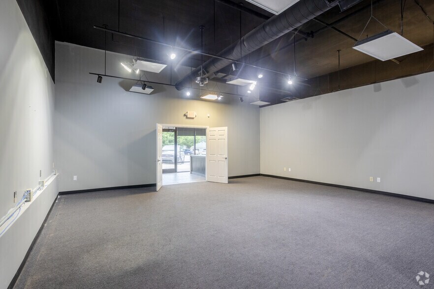 More Photos Of 4371-4401 Old Harrodsburg Rd, Lexington Unknown For Lease