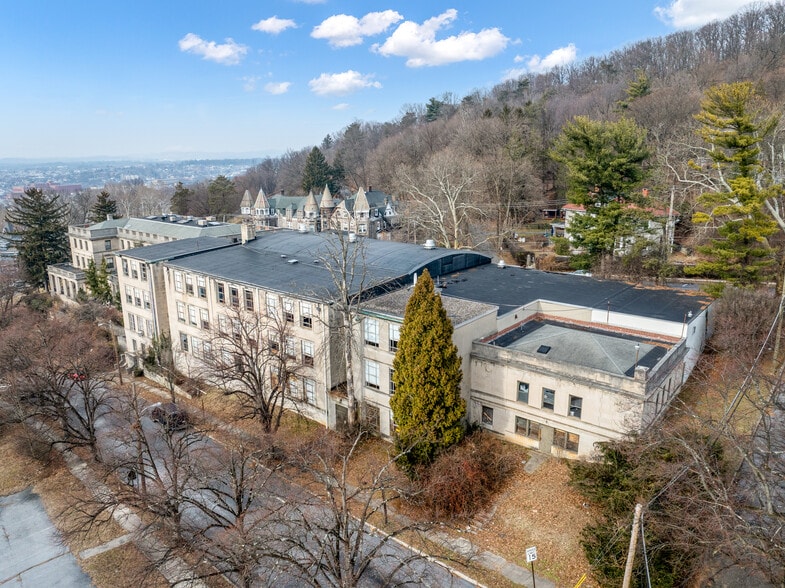 More Photos Of 1400 Hill Rd, Reading Schools For Sale