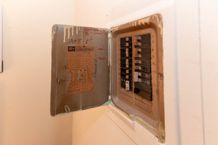 More Photos Of 50 W Biddle St, Baltimore Apartments For Sale