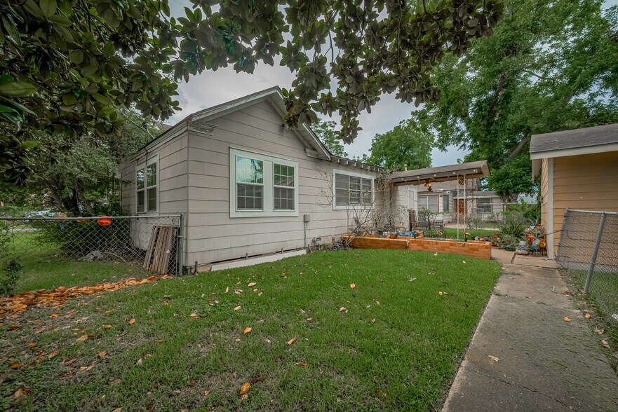 More Photos Of , Wharton Multifamily For Sale