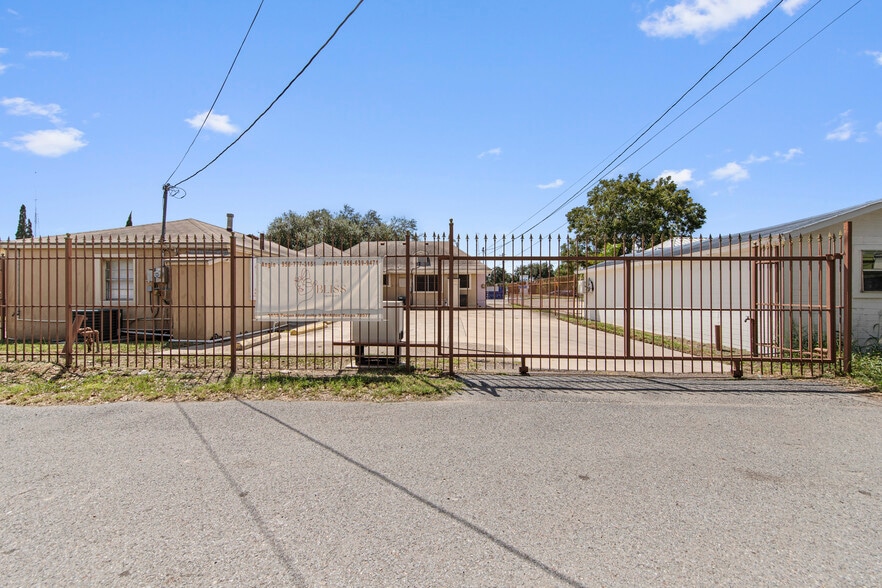 More Photos Of 1612 Pecan Blvd, McAllen Freestanding For Sale