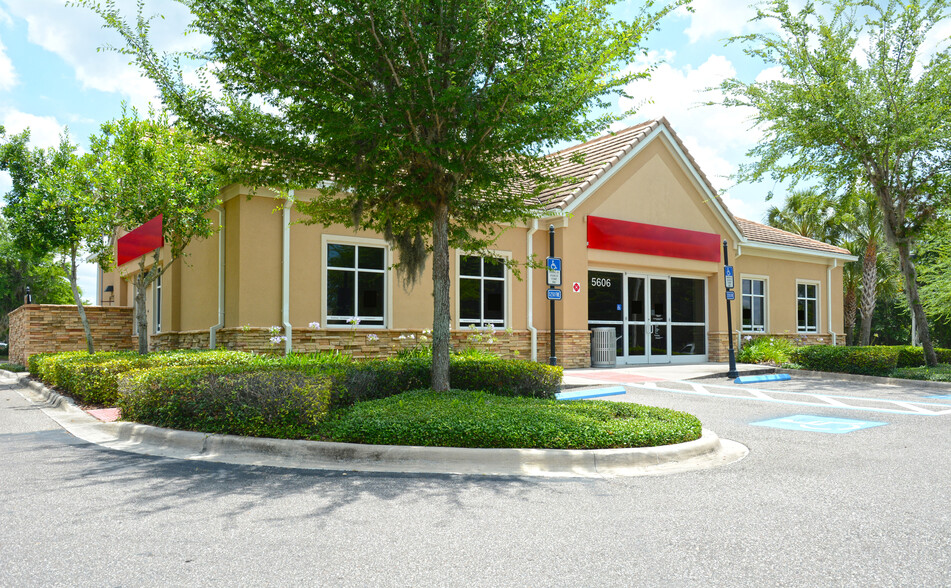 Primary Photo Of 5606 Fishhawk Crossing Blvd, Lithia Bank For Lease