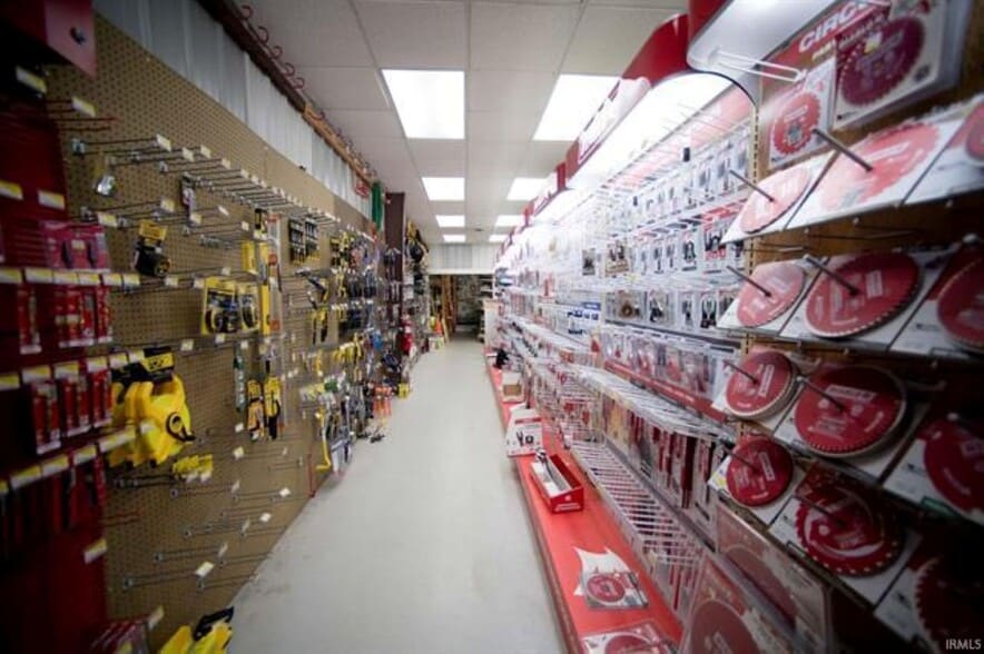 More Photos Of 7362 Russell Dr, Bicknell General Retail For Sale