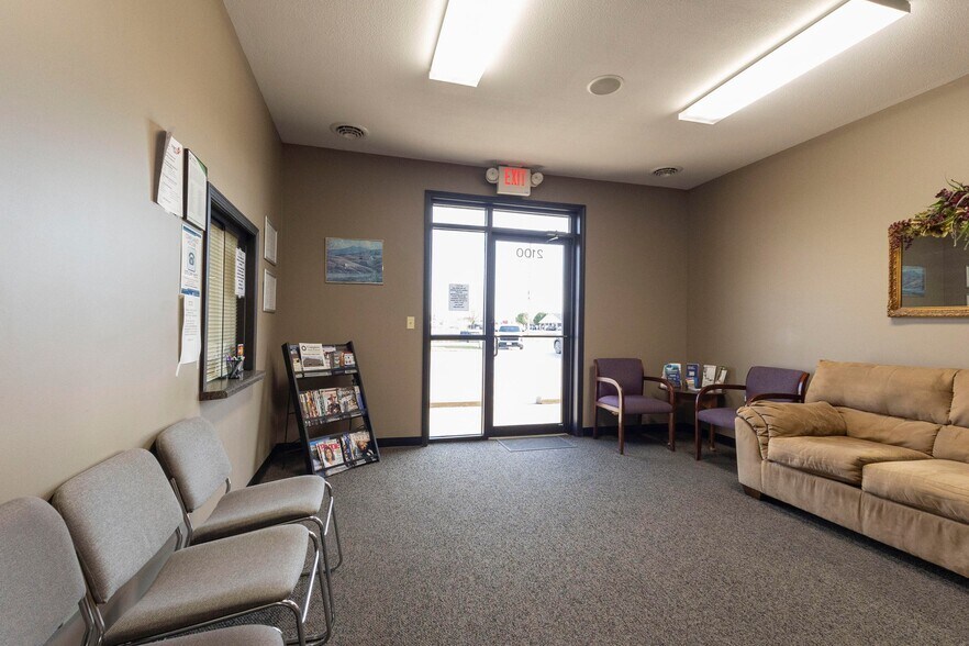 More Photos Of 2100 Silva Ln, Moberly Office For Sale