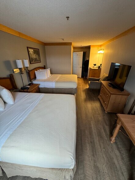 More Photos Of 10290 Highway 27 S, Hayward Hotel For Sale