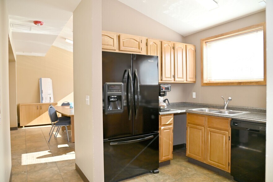 More Photos Of 7375 Samuel Dr, Denver Specialty For Sale