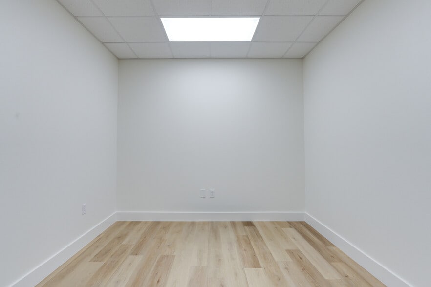 More Photos Of 8111 Patel Dr, Wolfforth Distribution For Lease