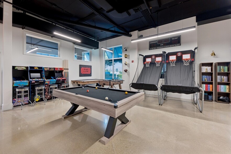 More Photos Of 826 N Dixie Hwy, Lantana Apartments For Sale