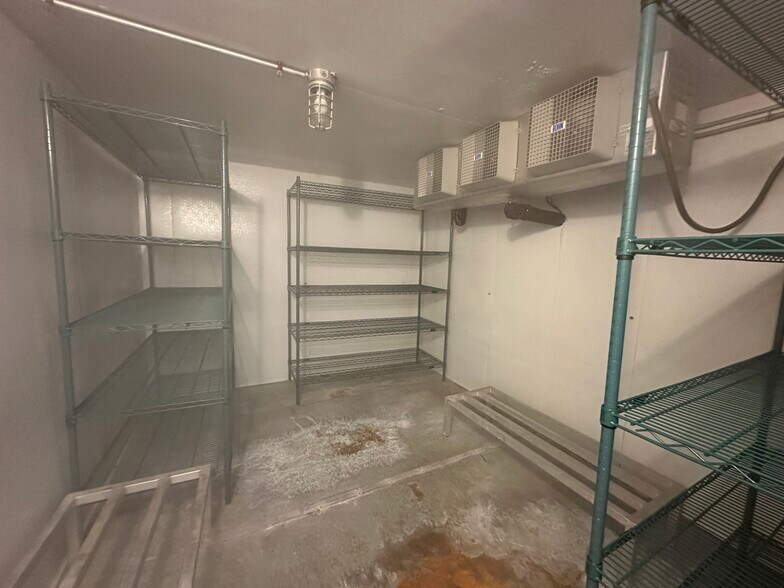 More Photos Of 7820 Fulton St, Houston Restaurant For Sale