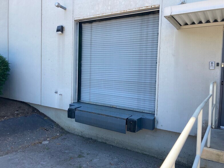 More Photos Of 7887 Hub Pky, Valley View Office For Lease