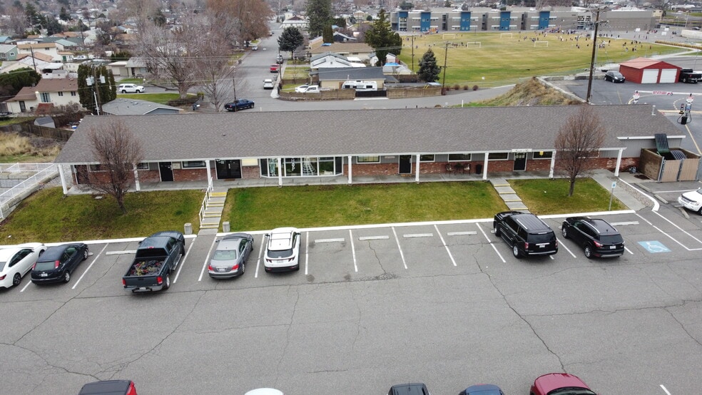 More Photos Of 2417 W Kennewick Ave, Kennewick Restaurant For Lease
