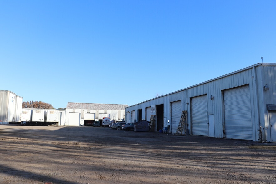 More Photos Of 4411 US Highway 92 E, Lakeland Warehouse For Lease