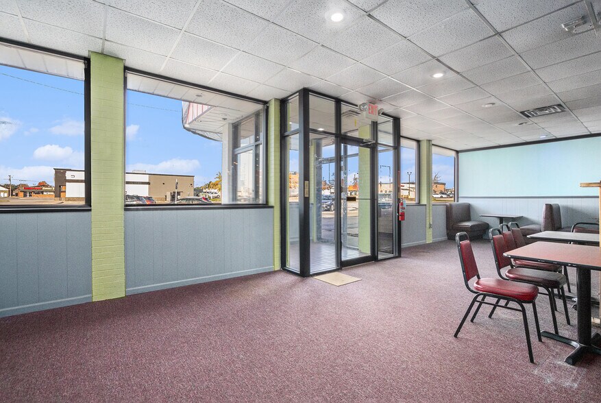 More Photos Of 2931 Niles Ave, Saint Joseph Flex For Sale