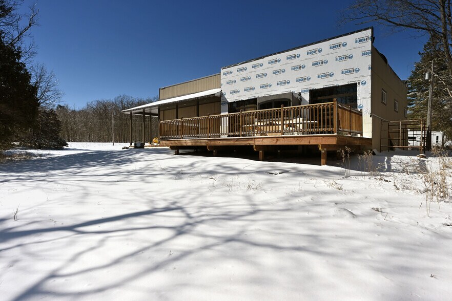 More Photos Of 11706 N Eaton Rd, Hayward Bar For Sale