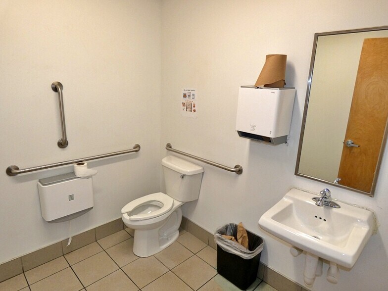 More Photos Of 2495 Elmwood Ave, Buffalo Office For Sale