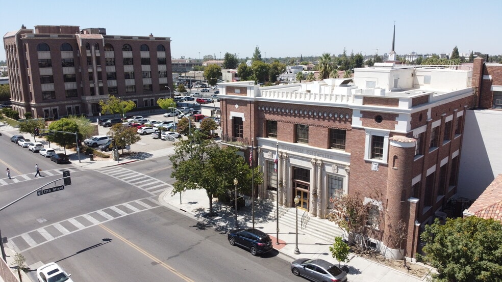 More Photos Of 1707 Eye St, Bakersfield Office For Lease