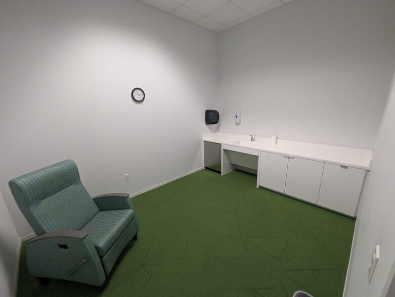 More Photos Of 11410 Greens Crossing Blvd, Houston Light Manufacturing For Sale