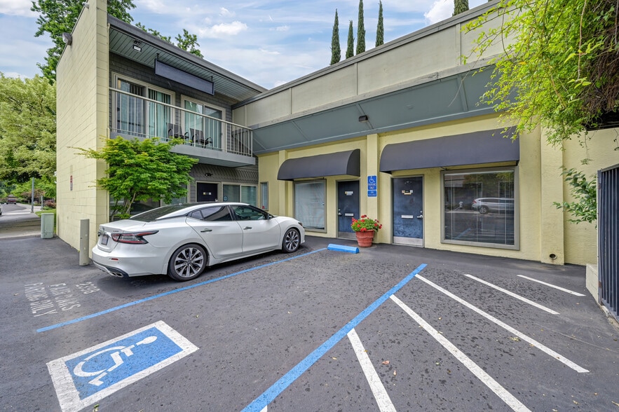 More Photos Of 2398 Fair Oaks Blvd, Sacramento Office For Sale