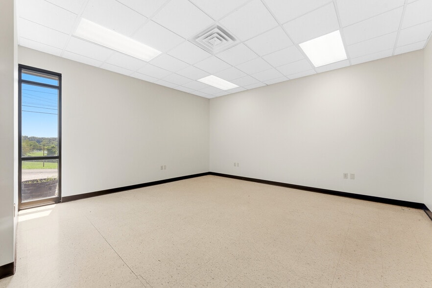 More Photos Of 161 Adena Ln, Clarksburg Office For Lease