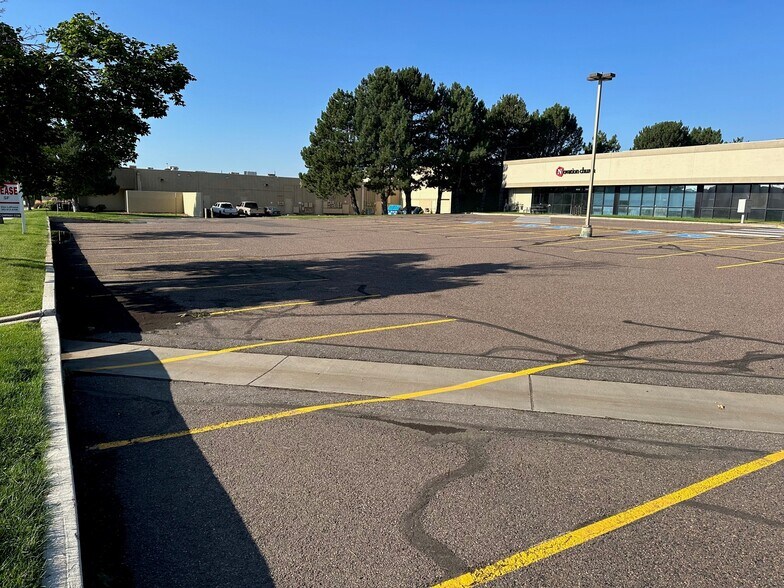 More Photos Of 9051 Harlan St, Westminster General Retail For Lease