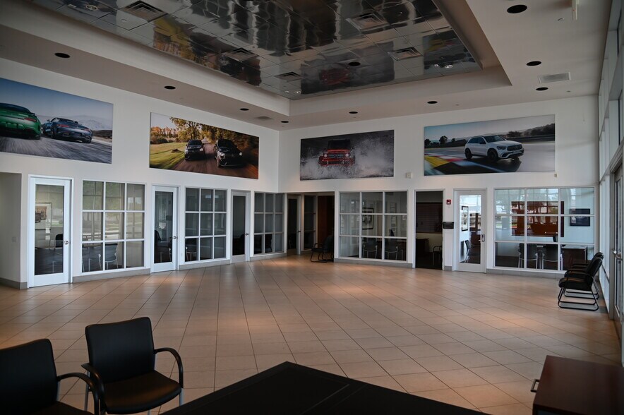 More Photos Of 500 Gulf Fwy S, League City Auto Dealership For Sale