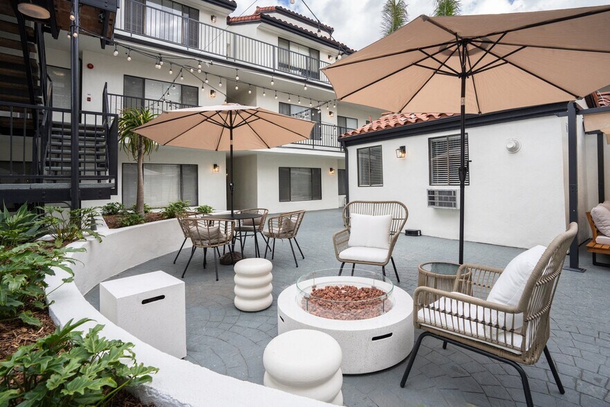 More Photos Of 1318 N Mansfield Ave, Los Angeles Apartments For Sale