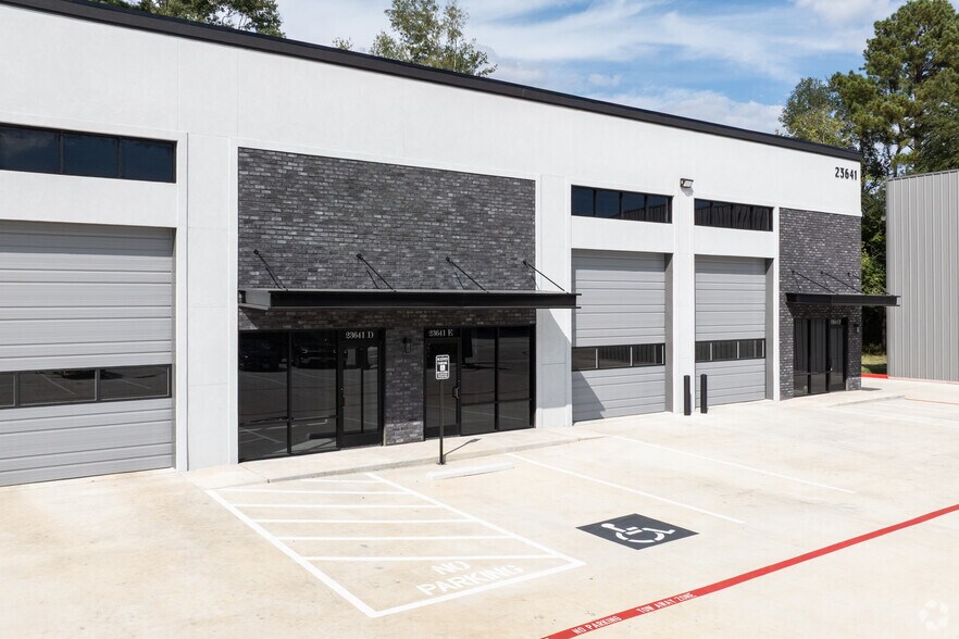 More Photos Of 23637 Gosling Rd, Spring Showroom For Lease