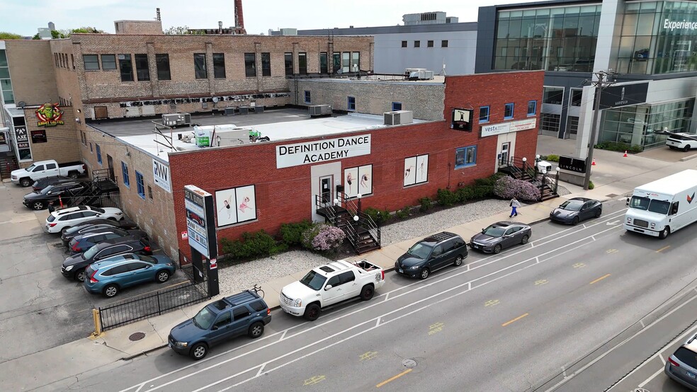 Primary Photo Of 2525 N Elston Ave, Chicago Showroom For Lease