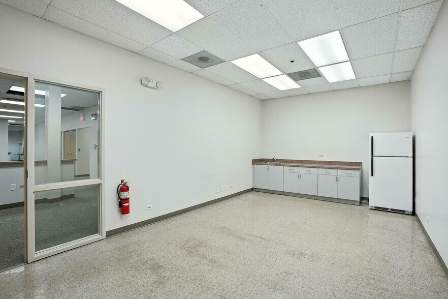 More Photos Of 8130 River Dr, Morton Grove Warehouse For Sale