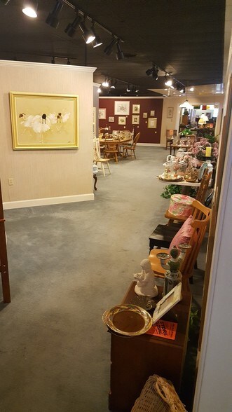 More Photos Of 211-215 High St, Portsmouth Storefront Retail Office For Lease