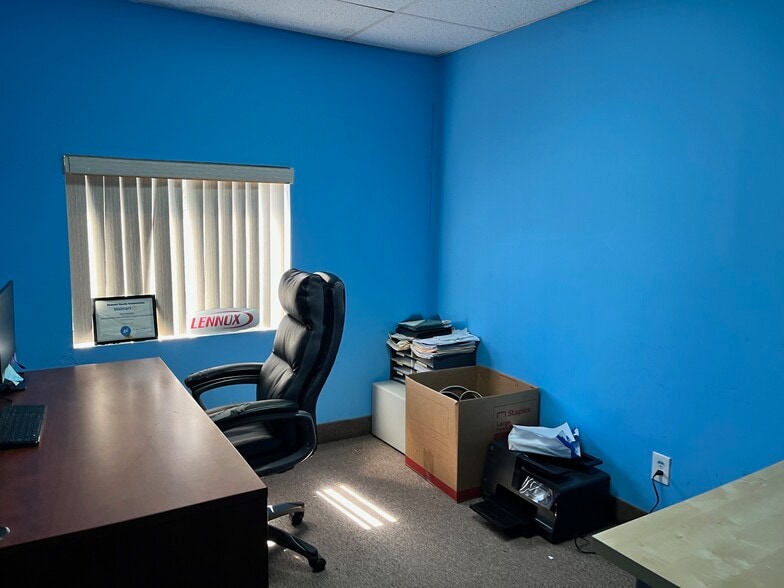 More Photos Of 3508-3520 Hargale Rd, Oceanside Warehouse For Lease