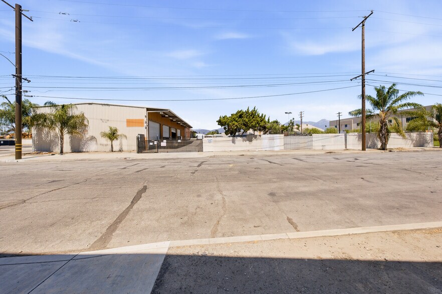 More Photos Of 1075 E 2nd St, Pomona Warehouse For Sale