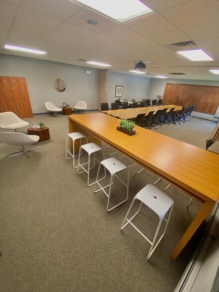 More Photos Of 800 E King St, York Office For Lease