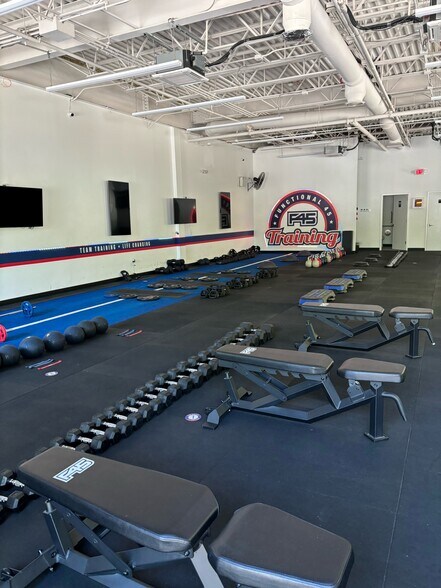 More Photos Of 240 Fort Salonga Rd, Northport Restaurant For Sale