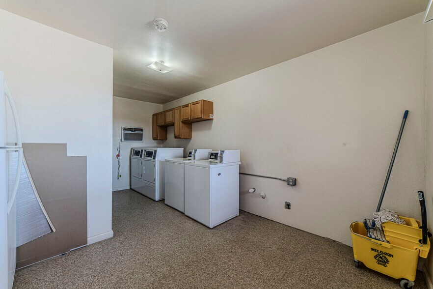 More Photos Of 2724 W Marland St, Hobbs Hotel For Sale