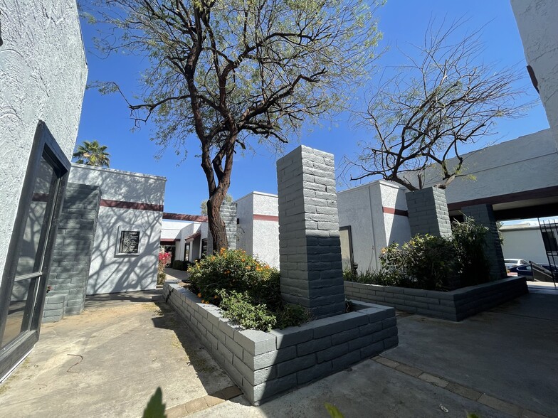 More Photos Of 2942 N 24th St, Phoenix Office Residential For Lease