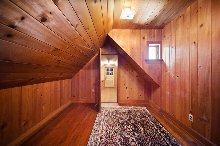 More Photos Of 3026 Marine Dr, Bremerton Specialty For Sale