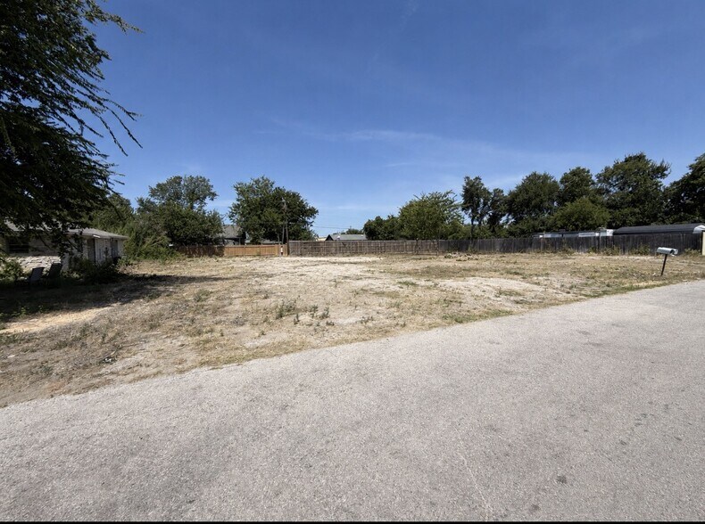 More Photos Of 16300 Summit Dr, Austin Land For Lease