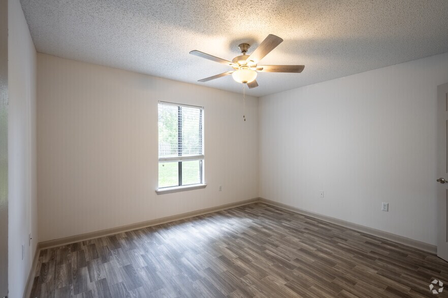 More Photos Of 1756 S Clyde Morris Blvd, Daytona Beach Apartments For Sale