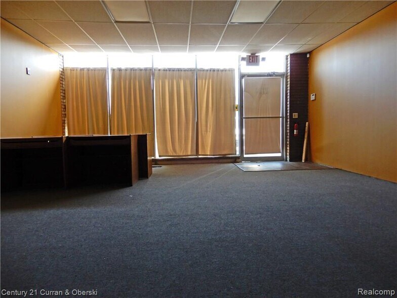 More Photos Of 2708-2736 S Newburgh Rd, Westland Freestanding For Lease
