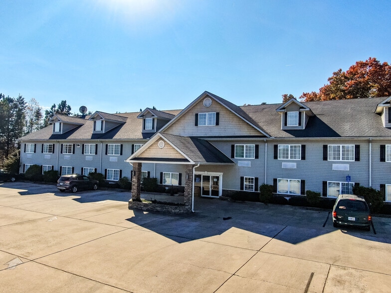 More Photos Of 43 Coosawatee Drive, East Ellijay Hotel For Sale