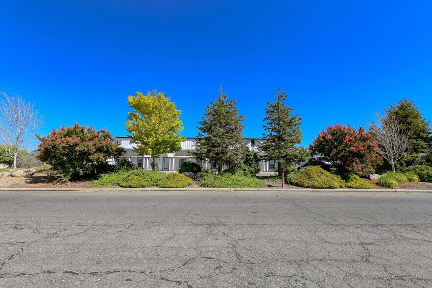 More Photos Of 128 Heron Way, Merced Light Manufacturing For Lease